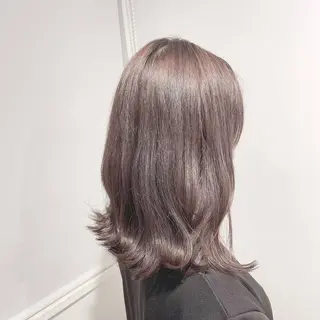 ミディアム レイヤーカット✂︎ ハイトーン🧋ひろむのヘアスタイル