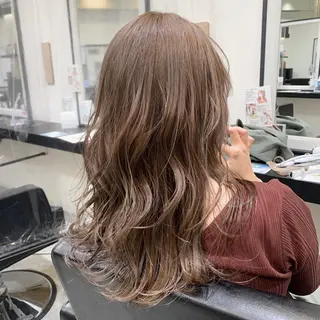 ロング カラー 喜友名 泉樹のヘアスタイル