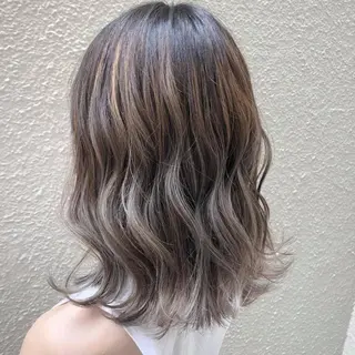 ミディアム 🫧FERIA北千里 🫧のヘアスタイル