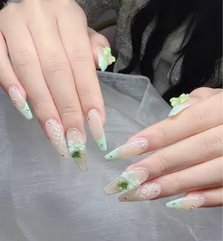 ネイル Lee Nailsのネイルデザイン