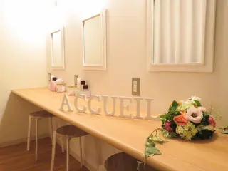 ミディアム カラー パーマ ヘアアレンジ メンズ キッズ ネイル マツエク・マツパ ニキビ・肌質改善専門 ♡人生が変わるサロンのエステ・リラクイメージ