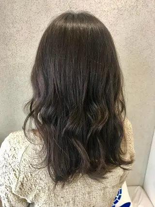 セミロング カラー 阿部 美咲のヘアスタイル