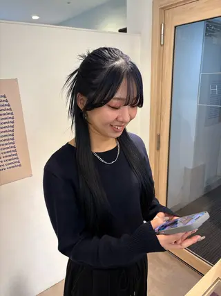 ロング カラー フクシママユ / 柔らかカラーのヘアスタイル