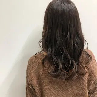 セミロング カラー 山本 佳奈のヘアスタイル