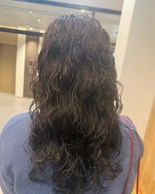 セミロング パーマ しおり/パーマ/ newi町田のヘアスタイル
