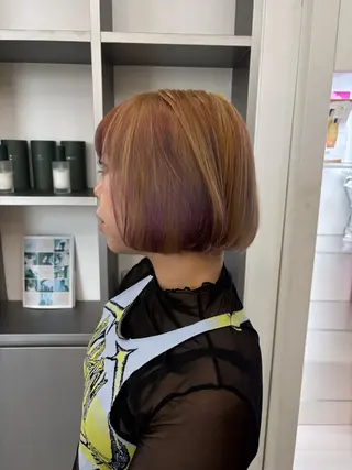 ショート カラー HIKARI🐈‍⬛ ハイトーン×デザインのヘアスタイル