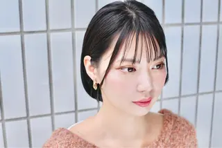 ショート hoNua. 栄/透明感カラーのヘアスタイル