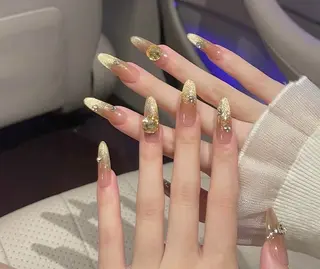 ネイル 高木 維麗絲のネイルデザイン