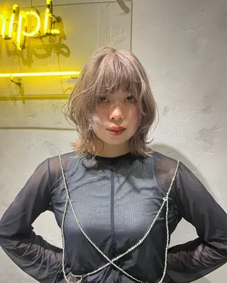 ミディアム デザイン🥇複雑履歴 ハイトーン特化のヘアスタイル