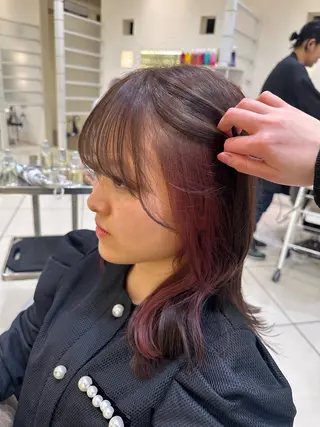 セミロング カラー タイトボブ個性派カラ ーAKANEのヘアスタイル