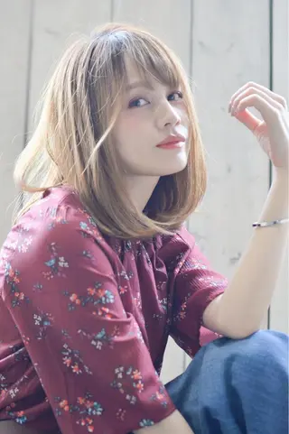 ミディアム SALOWIN 表参道所属・シンカ 表参道のヘアスタイル