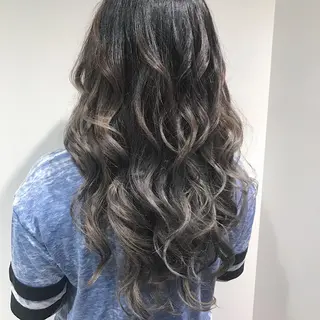 ロング カラー ヘアアレンジ Zina渋谷エリア マネージャShionのヘアスタイル