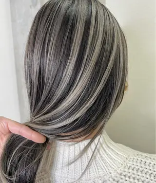 ロング 井上 樹のヘアスタイル