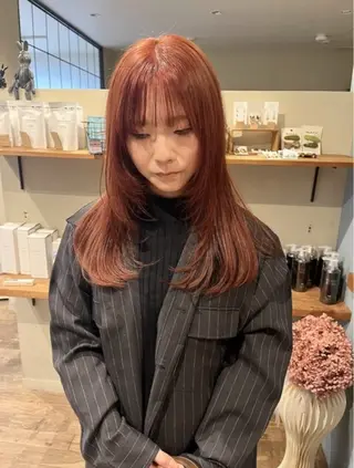 カラー 垣東 朋花のヘアスタイル