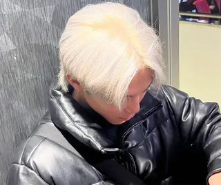 カラー 💎夏葵 ハイライト /デザイン特化のヘアスタイル