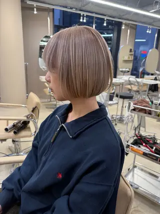 ショート 💛艶感ハイトーン/ ブリーチ縮毛💛のヘアスタイル