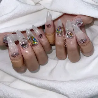 ネイル ノブ.ネイルサロン所属・ノブ ネイルのネイルデザイン