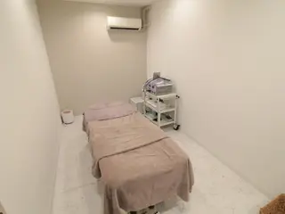 PLATINUMFEEL所属・ガンコなコリ専門‼︎ 下村ひとみのエステ・リラクイメージ