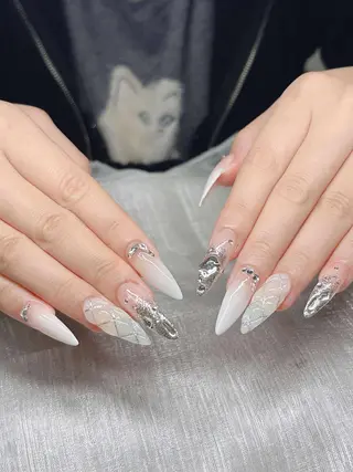 ネイル Lee Nailsのネイルデザイン