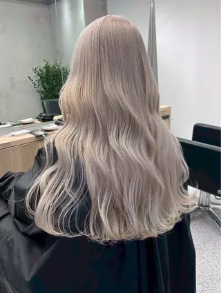 カラー PELE/ハイトーン /アズマタイチのヘアスタイル