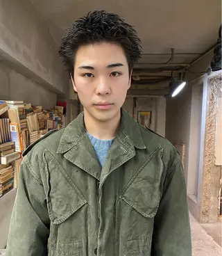 メンズ パーマ、髪質改善 カズマのヘアスタイル