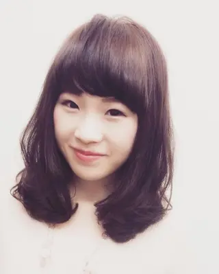 ミディアム mmagicca. 【 まじか. 】のヘアスタイル