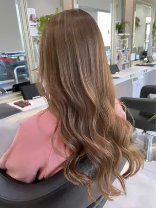 ロング カラー 岩本 菖のヘアスタイル