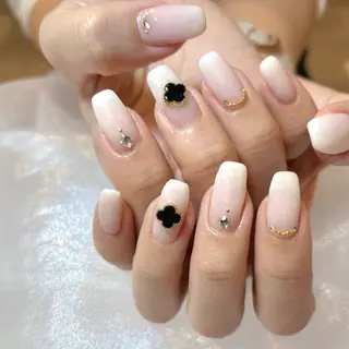 ネイル eight横浜🧸 kumabeのネイルデザイン