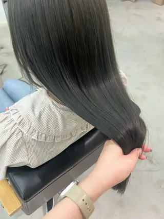 ロング カラー vince. moekoのヘアスタイル