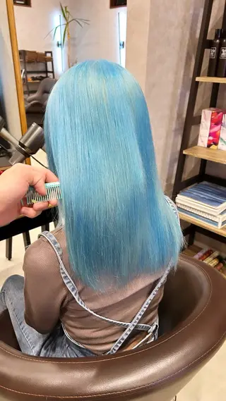 ミディアム QUON.伊勢崎店所属・ブリーチ＆ハイトーン 歌 心のヘアスタイル