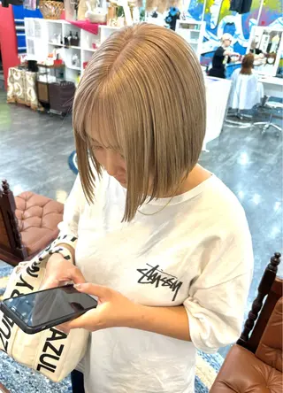 ミディアム カラー LOMARLIE JURIAのヘアスタイル