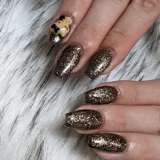 ネイル RUNWAY 　　の眉毛・アイブロウイメージ