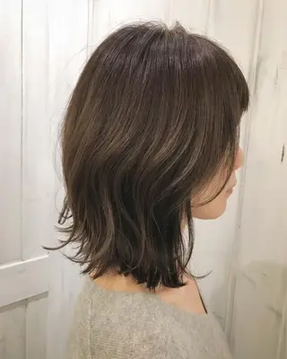 ミディアム カラー 濱岡 恭子のヘアスタイル