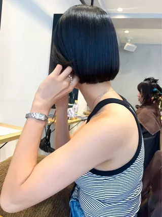 ショート カラー 地毛風ストレート ミニボブ🌷江梨🍎のヘアスタイル