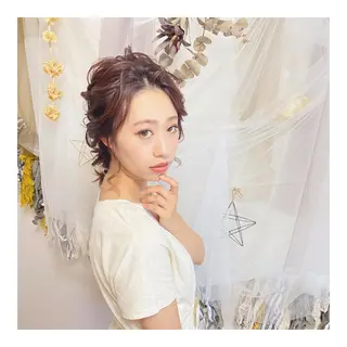 ミディアム ヘアアレンジ ヘアアンドメイクムタ 新居のヘアスタイル