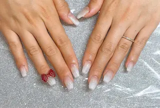 ネイル VIERU 🌈🎀💖のネイルデザイン