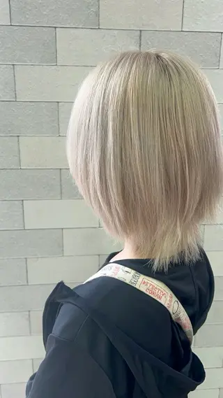 ミディアム ハイトーン×艶カラー 🤍MIZUKIのヘアスタイル