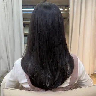 ミディアム ウルフとデザイン カラーの神のヘアスタイル