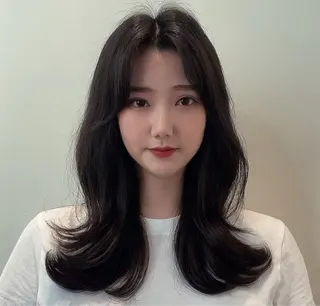 ロング AIRFLOW AMBITION所属・後東 れいなのヘアスタイル