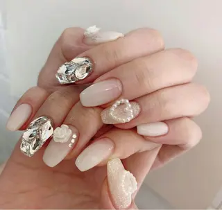 ミディアム nina beautyのネイルデザイン