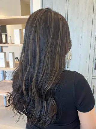 ロング カラー ukyo/カラー/ ブリーチ/ハイライトのヘアスタイル
