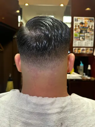 ショート メンズ ヒロ銀座 東京駅八重洲店所属・【メンズ専門】🔥 カミマンのヘアスタイル