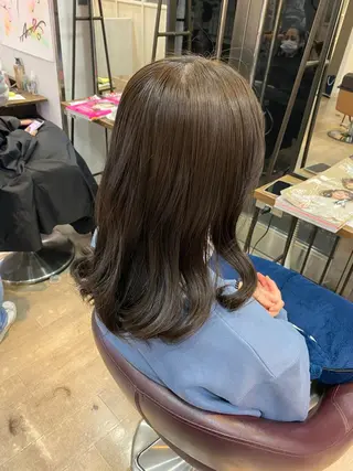 ミディアム ELEN 新百合ヶ丘のヘアスタイル