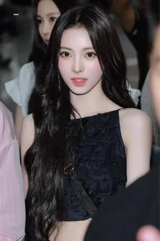 ロング カラー 韓国風暗髪ヘア🤍 🫧MIREIのヘアスタイル