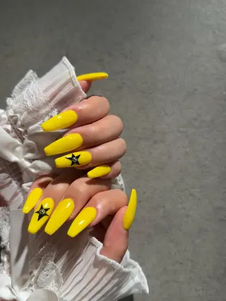 ネイル I-nailロング /ワンホン/キラキラのネイルデザイン