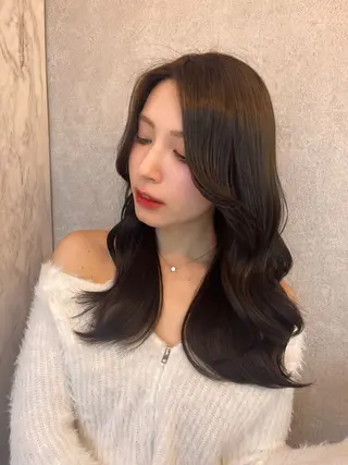 セミロング Loom.by Sea【新宿】所属・暖色カラー/新宿/韓 国風レイヤー鮫島志穂のヘアスタイル