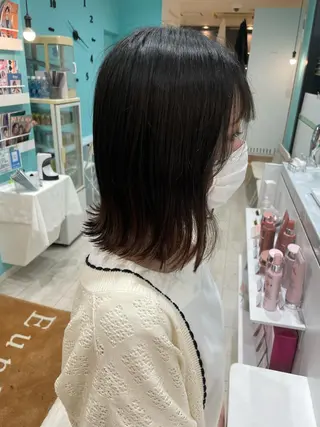ミディアム ハッシュカット レイヤー池袋のヘアスタイル