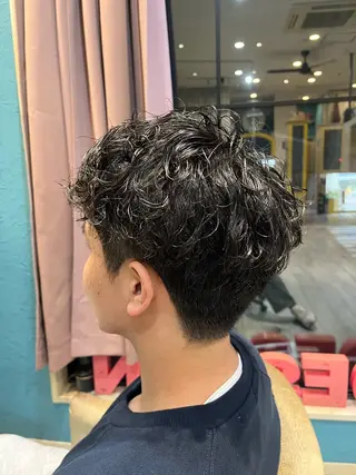 ショート パーマ メンズ 塚崎 日和のヘアスタイル