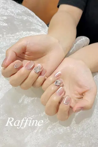 ネイル RAFFINE 月🦋🩵のネイルデザイン