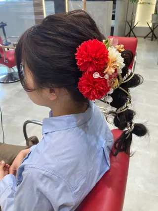 セミロング ヘアアレンジ mano+所属・haruka 🐈のネイルデザイン